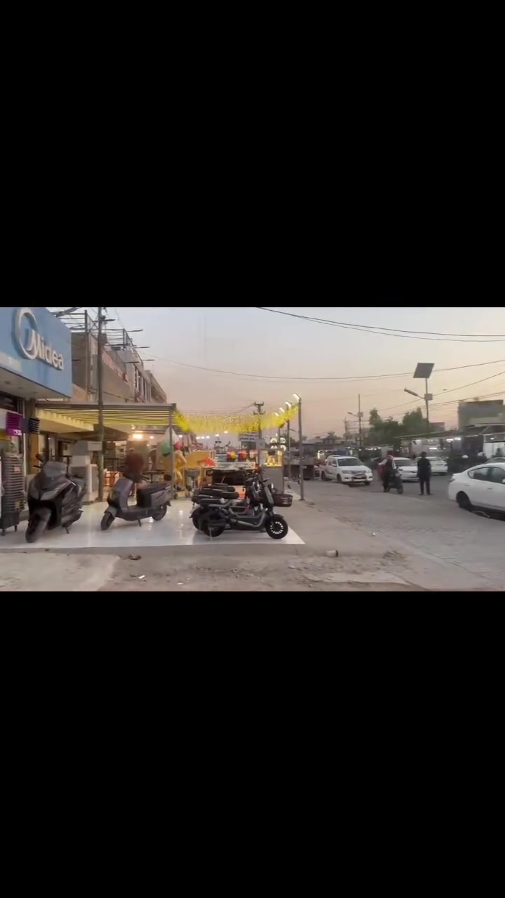 فرصة للاستثمار/محلات كهربائيات وإنشائية عمرها ثلاثين سنة للبيع في سنتر الشرطة الخامسة مقابل السوق/للاستفسار الإتصال على الرقم ***********
ملاحظة: ممكن بيع المحلات فارغة بدون بضاعة. 

#مصطفى
