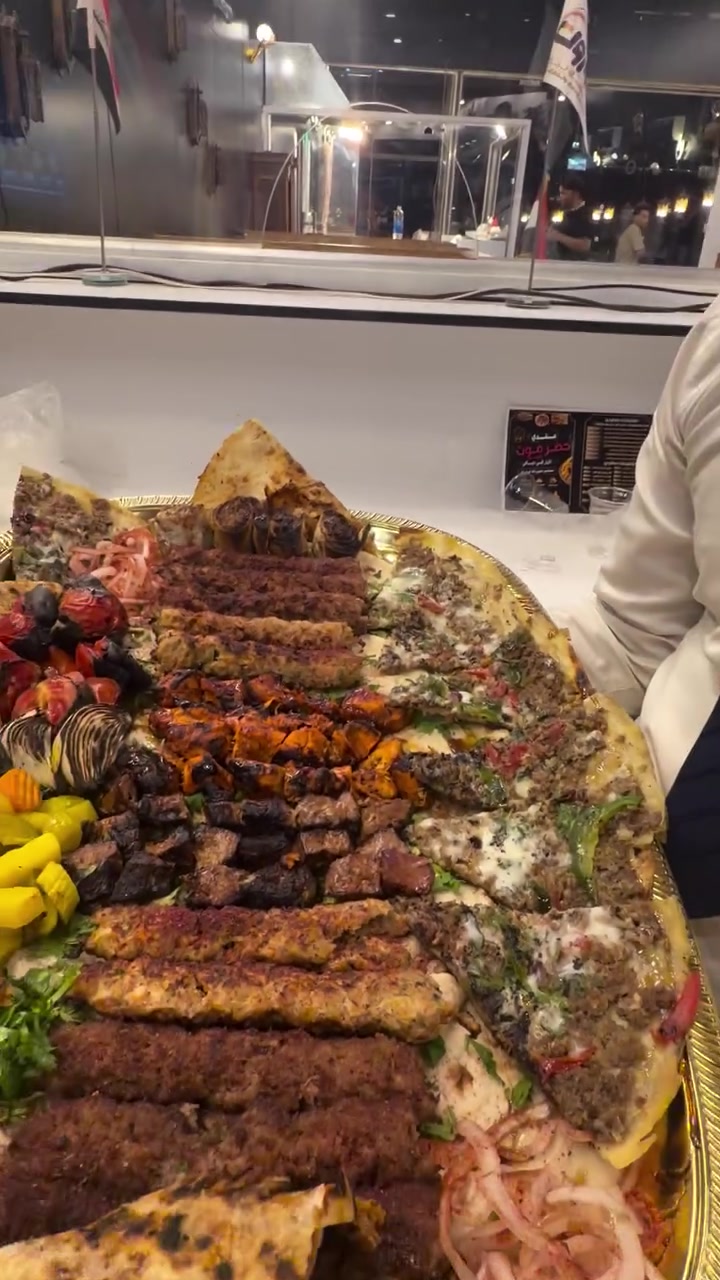 ما شاءالله. 
شوف الوحه الفنيه تدللون علينا اهل كنعان 
بالعافيه عليكم 
توصيل مجاني وطابق للعوائل وطابق للشباب 
***********
***********
