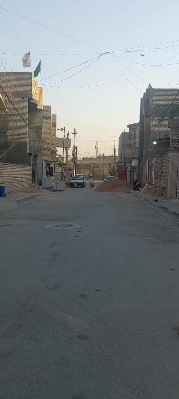 نص قطعة 75 طابق واحد حي الكوفة اول استداره جهة اليسار منطقة كاملة الدخامات تبليط ومقرنص. الشارع عريض ومشمولة بالتطويب ب60 وبيهه مجال قليل
***********
