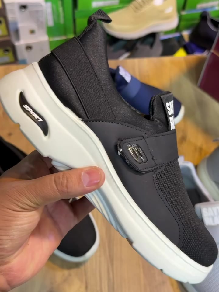راحة واناقة بكل خطوة ✨✅

حذاء شبابي طبي سكجرز مريح وعملي يجنن 👟

📍السعر 10 ✨👟يتوفر من 37 لل 41 

🚚التوصيل متوفر لكل المحافظات 

📲للحجز دايركت الصفحة او على الواتساب ***********

✅العنوان كربلاء حي الحر بعد المستوصف الجهه المقابله مجاور صيدلية لمار احذية الحمداني مقابل مركز 313 للمنتوجات الحيوانيه

نص مكتوب في الصور:
- السعر 10 من 37 لل 41