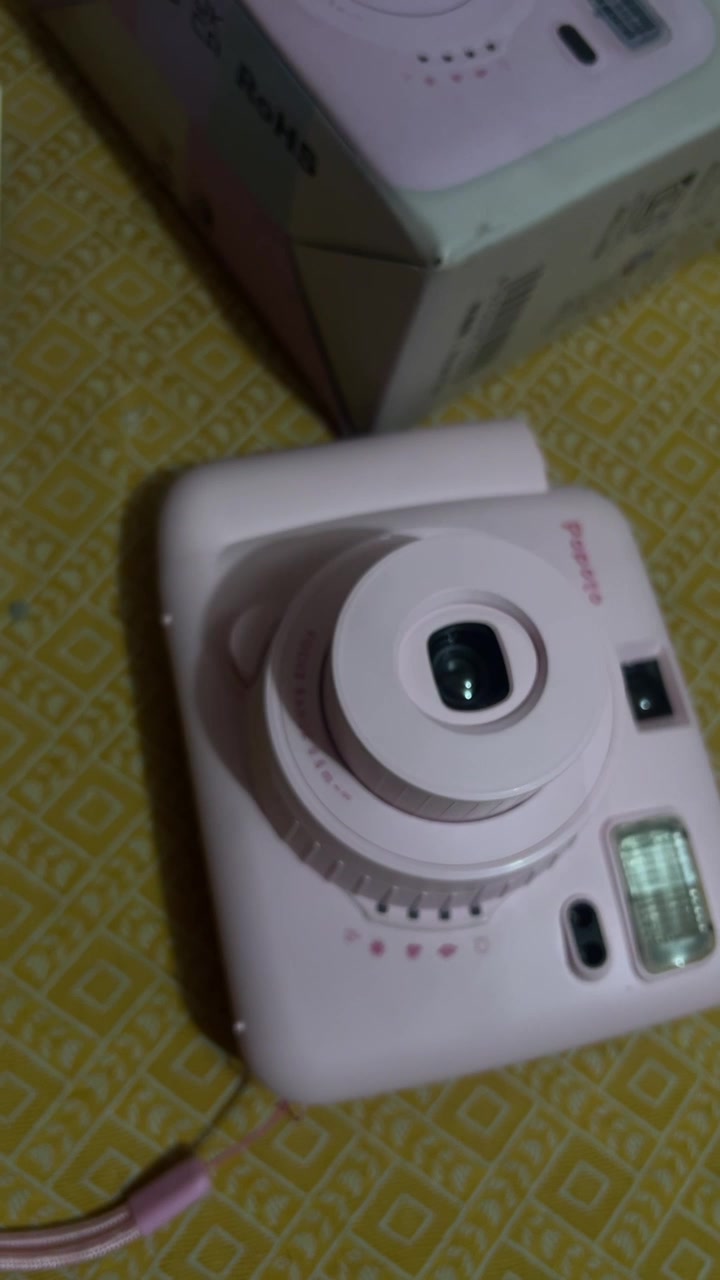 اسم الكاميرا هو Popoto Mini X Instant Camera 📸،
كاميرا صغيرة وكيوت، مثالية للصور والذكريات والمناسبات 💕
✨ تطبع الصور بشكل فوري
✨ تصميم أنيق وحجم عملي
✨ سهلة الاستخدام ومناسبة للهدايا
✨ تأتي مع علبتها الأصلية وكتيب التعليمات

📦 الحالة: جديدة/نظيفة جدًا
💰 السعر: [60,000]
📍 المكان: [ بغداد/الحريه/الدور]

للمهتمين والاستفسار راسلوني خاص 💌