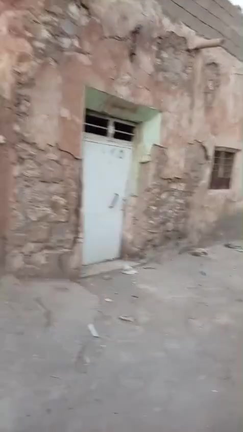 سلام عليكم....!
بنايه قديمه بس ابيع قطعه طابو طابو طابو صرف سند جديد كلشي تمام
مساحه 102 متر مربع 
واجهيه 6 متر
منطقه امام قاسم 
طالب عليه 33 وبي مجال شي بصيط جدا
رقمي موجود ***********
ماسنجر هم مفتوح
