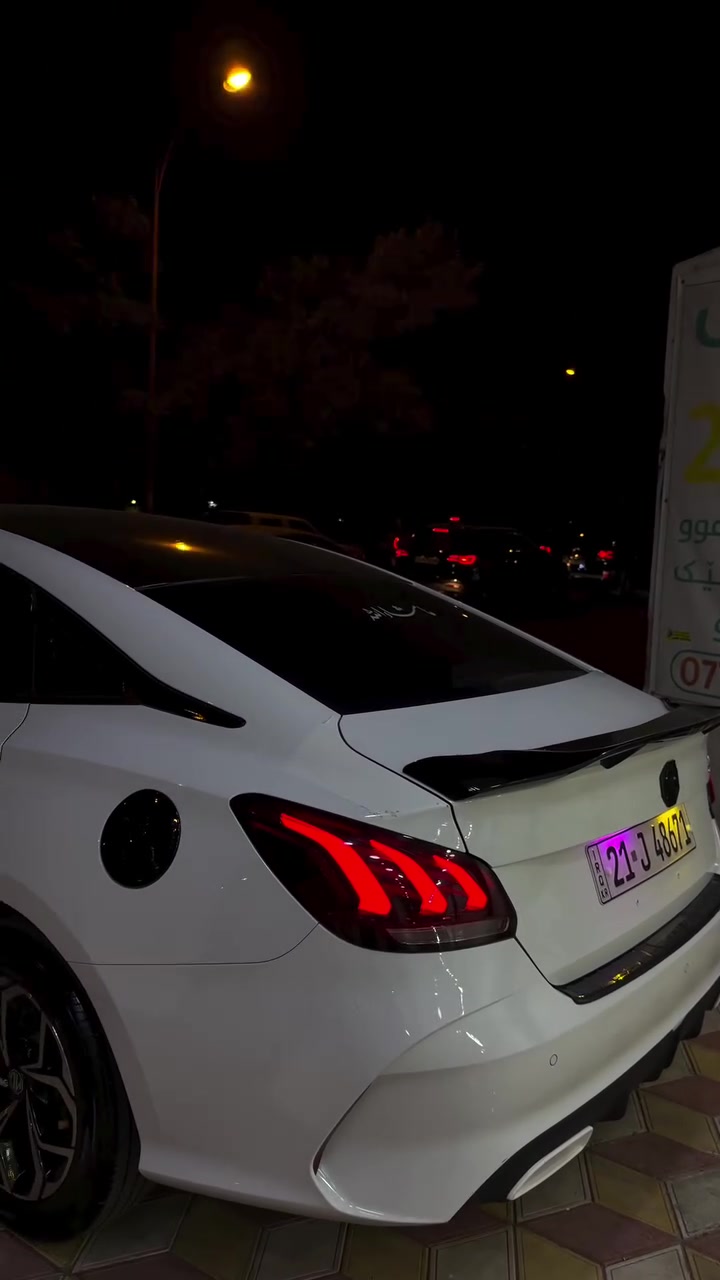 سەیارەیەکی تا بڵێی جوان و نمونەیە  مۆدێلی ۲٠۲٥ گێڕ عادیە  بێ دەعم بێ شوخت و بێ چاڵە تەنها ۱٤ هەزار ڕۆشتووە وەکو سفر ماوەتەوە کامل جوانکاری بۆکراوە بەرگە کوشنی قاڵبی تێگیراوە گاعی قالب و سەر دۆسە مکەبەرەکانی گۆڕاوە پاڵی بەرز و سکۆپی جام و ئاوێنە باتمان و شەمسی و زۆۆر زیاتی بۆ کراوە بایەی نزیکی ٤ گەڵا بەس جوانکاری بۆ کراور ئەوەی بۆجوانکاری ببیت بۆ ئەم سەیارەیەم کردوەو بە دڵ خزمەتم کردوە ڕۆنی مۆتۆسێلی تێکراوسەنەوی و هەموو شتێکی تازیە تا ۲٠۳۱ سعری ۱٠٠ گەڵا قفڵی 
شوێن سلێمانی 
٠۷۷٠۱٤٤۲٠٤٤
