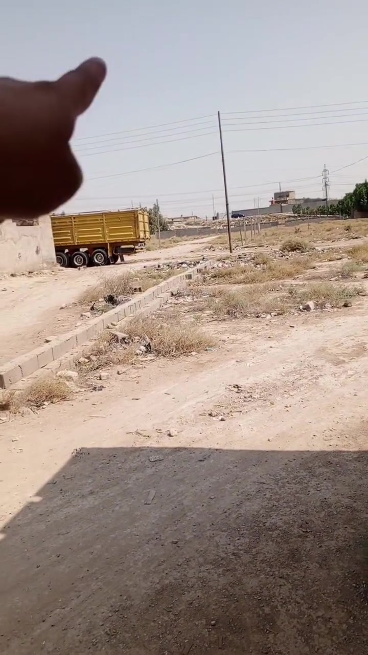 سلام عليكم
قطعة ارض للبيع مساحه
325متر  مكان حي البتول شارع بيت دايش بل اخير

ماي كهرباء انترنيت موجود 
سعرها.  20مليون 
رقم  الهاتف  او وتساب 
*********** ابو ولايه
