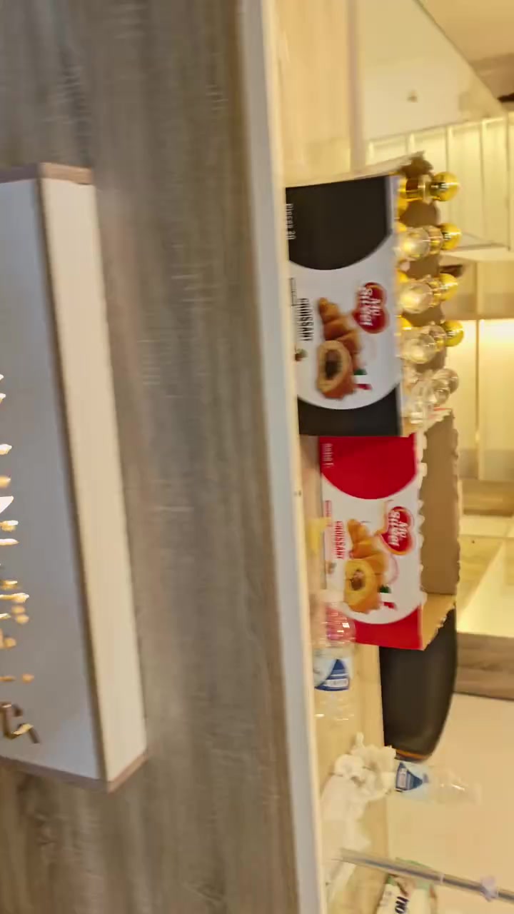 فاترينات • رفوف • محل كامل الصليخ