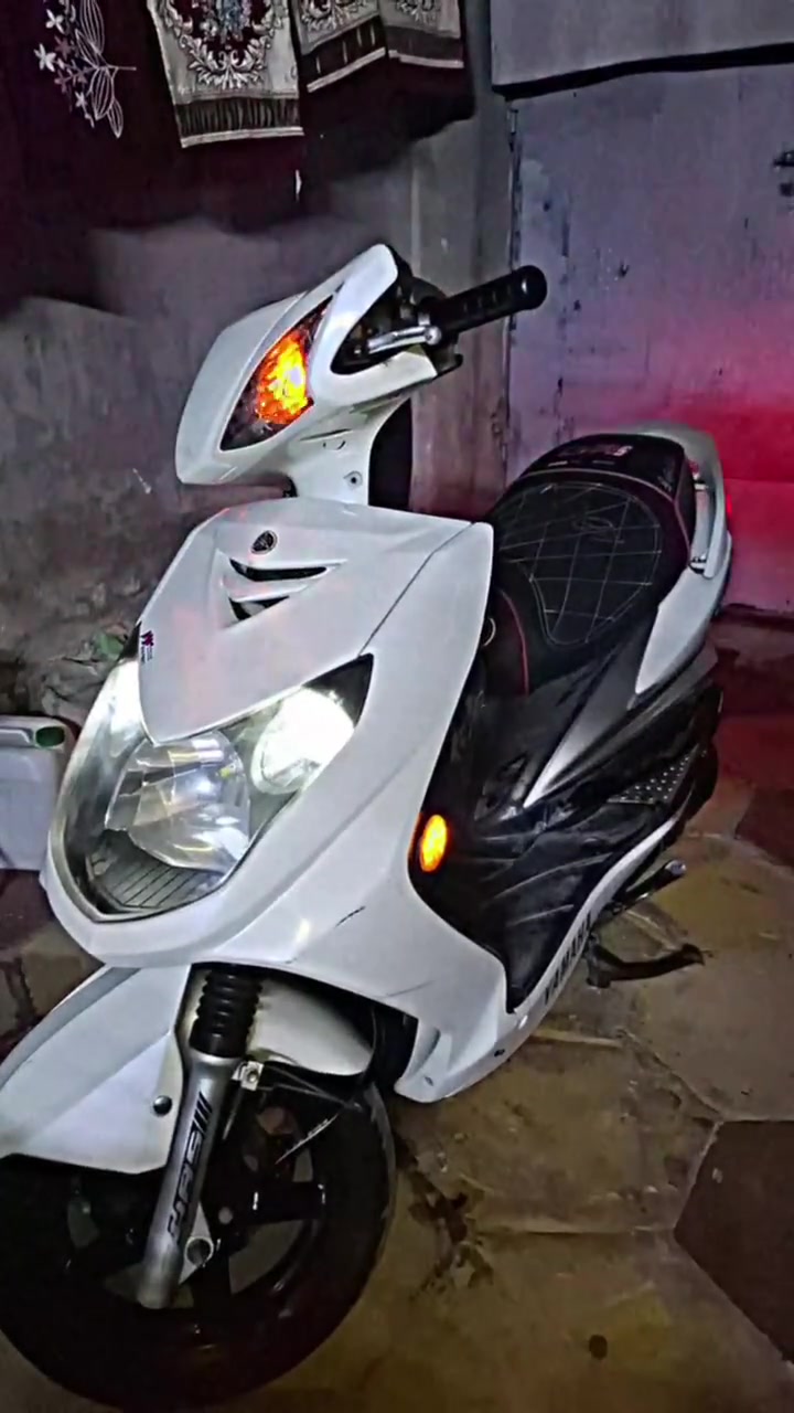 سكنس فحل نوزل
للبيع 
دراجه جديده حيل وحلوه
ونكره بكل وقت 
دراجه مناقصها شي 
مملعوب بيها 
من بجم للبكلايت بلاديه دراجه
السعر 950 وبيها مجال حك جيه
*********** الشعب
