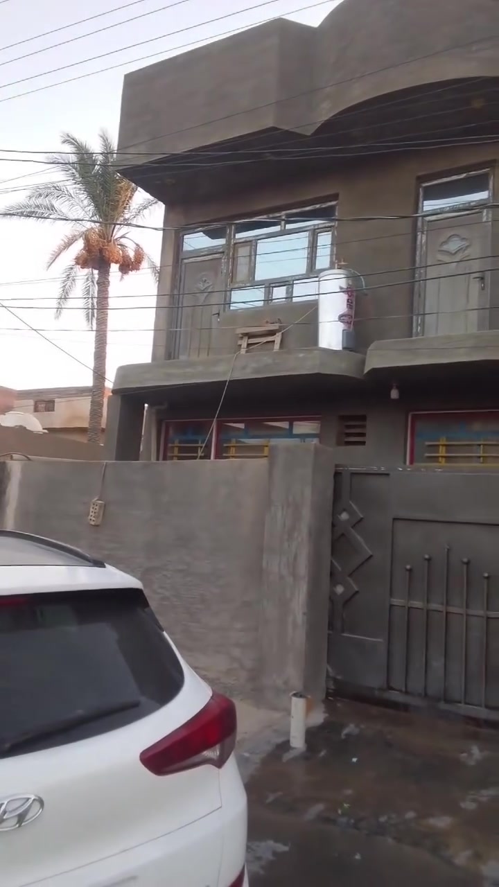 سلام عليكم ورحمه الله وبركاته 
🏡✨ للبيع | عقار  في أبو غريب – البيطرة ✨🏡
🔥 فرصة عقارية  لمن يبحث عن بيت بموقع جيد وملكية أصولية 🔥
📍 العنوان: أبو غريب – البيطرة – شارع العمارات القديم
📌 بالقرب من جامع الحاج ناجي
💎 مواصفات العقار: ▪️ المساحة: 105 م² ▪️ الواجهة: 8.5 متر ▪️ النزال: 12.5 متر ▪️ 5 غرف نوم ▪️ مطبخان ▪️ حمّامان ▪️ سنة البناء: 2017 ▪️ سند طابو ملك صرف ✅📜
🏠 بيت عملي ومناسب للعائلة، بتقسيم مريح ومساحة مثالية للسكن، وموقع قريب من الخدمات.
⭐ الموقع + المساحة + الملكية = فرصة تستحق الاهتمام
📞 للاستفسار والتواصل: اتصال أو واتساب على الرقم: ***********
🔑 للمهتمين والجادين، يمكن التواصل لمعرفة التفاصيل اكثر

