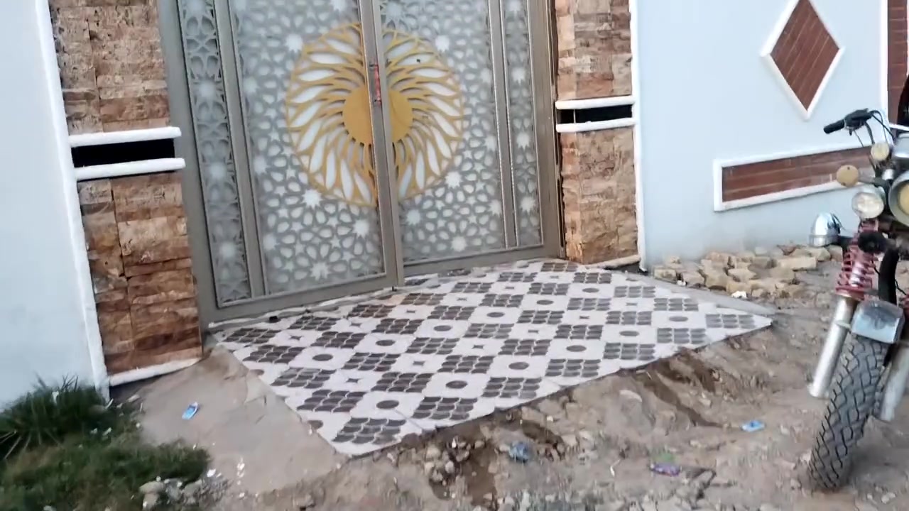 السلام عليكم بيت زراعي للبيع سند 25معامله كامله المساحه 300بناء طابوك يحتوي مطبخ واستقبال وصاله وثنين غرف نوم وصحيات خارجيه وحده داخليه وماي ومجاري وكهرباء خطين اي استفسار ارسال الصفحه او اتصال عل الرقم عاده النشر بسبب الوعود الكاذبه ***********@عنوان ال حمد نزلت الشيخ سامي
