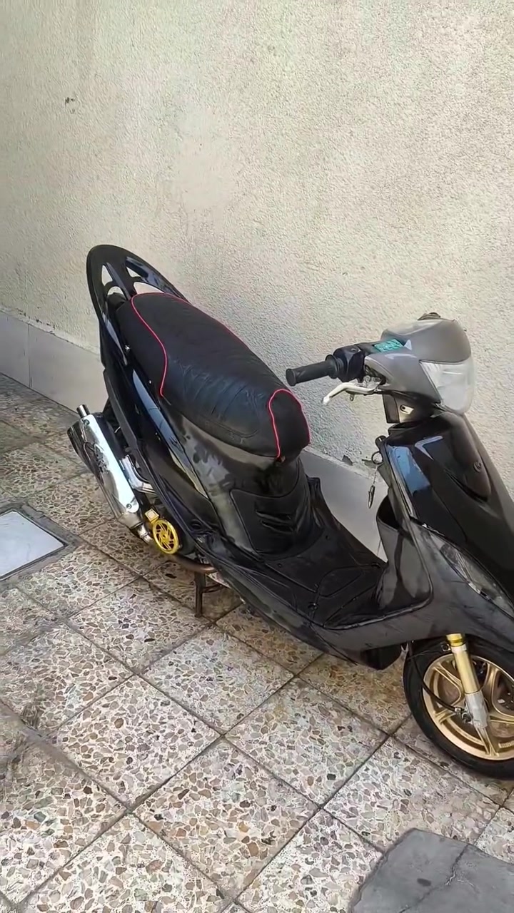 سلام عليكم دراجه للبيع كفاله عامه بيه صدر تزويد اصلي مو تجاري لاحض شيال رياضي رباط رياضي وياله رياضي يدأت بريك مروحة فلاوين قبق عمبار كلج خلفي رياضي مكينته 49 بلاد اوراق تجي احولك وتروح شراي يتصل***********
