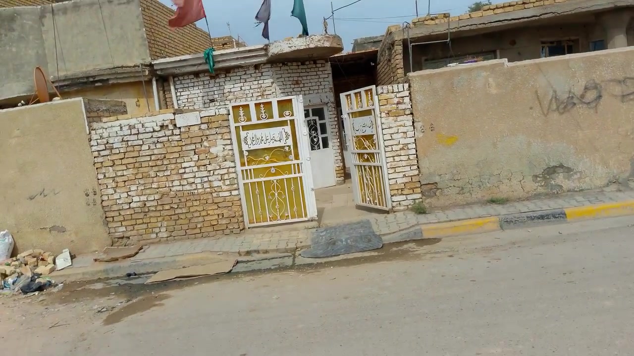 بيت للبيع • خدمات مسقط • خلف حسينية الزهراء