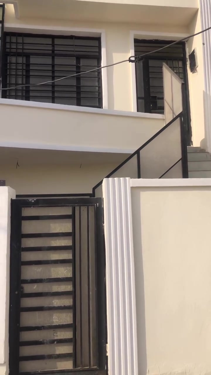 بيت للايجار • حي التعليم • مقابل المنتزه الجديد