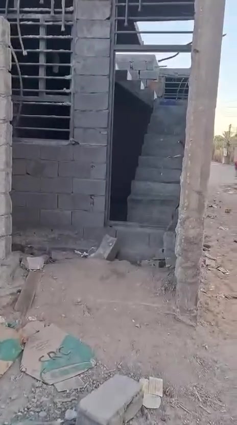 عندي هيكل ٥٠متر ركن السواده مدرسه الحسام وتزل التبليط الجديد يم المولده الثانيه على اليمين مسافه ١٥٠متر علي اليسار علي ٣شوارع سند ٢٥ تتكاتب مع صاحب الأرض السعر ١١ قفل بيع فقط اقصاد مايرهم 
***********
*********** واتساب على الاثير
