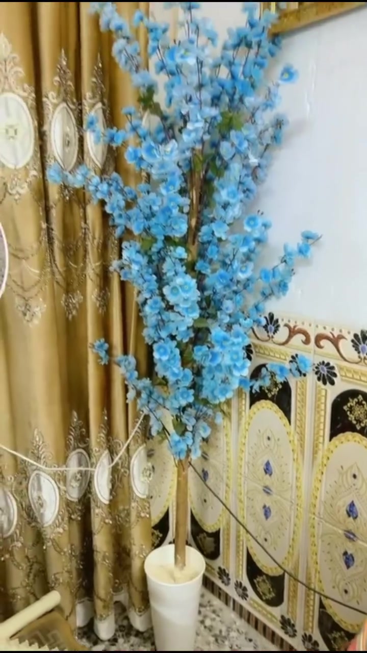 شجره صناعيه وردي للمهتم يدخل خاص بسعر جدا مناسب 🤍🤍‭***********‬
