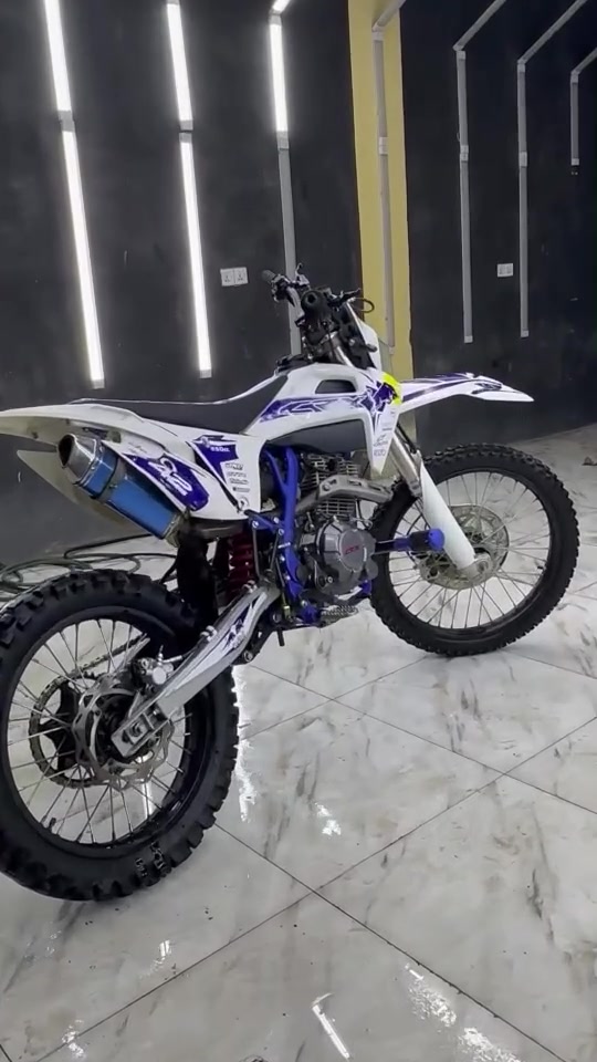 سلام عليكم.
دراجة قفاز CRX2024 أوراق دراجة نظيفة مابيهة أي نقص الدراجة برغي ما امبدل بيها تايرات جدد سلف كهربائيات كلهة شغالة السعر 900وبيهة مجال امراوس حسب القناعة مكاني خانقين الرقم ***********
