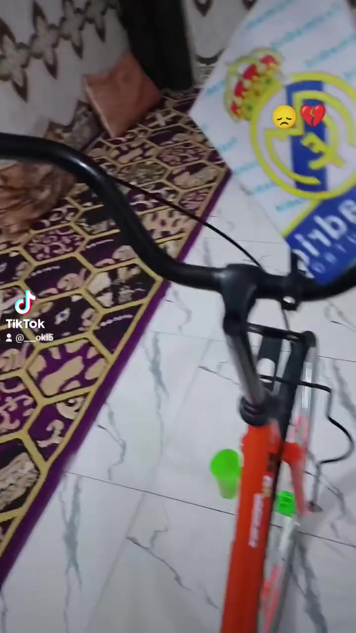 السلام عليكم بايسكل للبيع نظيف حجم 26 موديل 22 كان بغداد سعر 100% تواصل على الرقم***********
