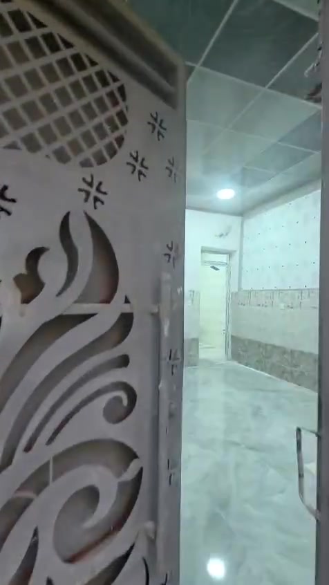دار معروض للبيع في منطقه باب البيض قرب جامع الزواني المساحة 65متر طابقين يتكون من 3غرف ومشتملات وهول الاتصال على الارقام ***********=***********=الدلال أبو حمزه
