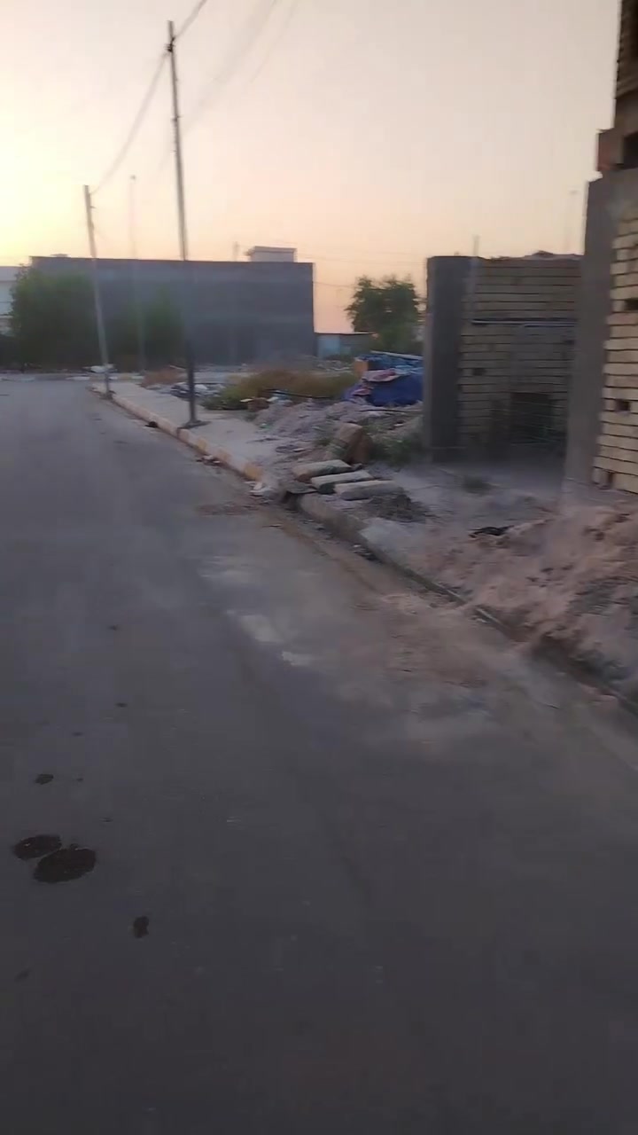 السلام عليكم ورحمة الله وبركاته
قطعة ارض للبيع
المساحه الكليه ١٢٥ متر
العنوان حي الاسرى بالقرب من شارع الفوج الرئيسي
من الجهة اليسار قريبه ع شارع ٢٠
ومن اليمين قريبة على شارع حسينية وائل
متوفرة كافة الخدمات  للاستفسار التواصل على الرقم
***********
