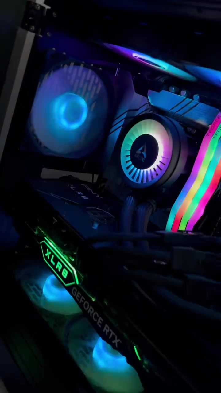 Pc مستعمل للبيع  مواصفات مميزة.
مستخدمة قليلة 

المعالج :INTEL i9_14900 KF 

كارت شاشة :PNY XLR8  GEFORCE    RTX 4090  24GB 

المذربورد : ASUS PRIM Z790_p wifi

الرام : 64GB (4x16) DDR5 RGB 

الذاكرة : الذاكرة SAMSUNG 990PRO 1TB. SSD

الباور سبلاي : NZXT C1000 (1000W)

شباب الpc نظيفة كلش وانطيك ضمان بيهة وما مستخدمة كلش قليل

سعرها 4.500.000 اربع ملاين ونص 

عنوان بغداد الزعفرانية 
رقم ***********
