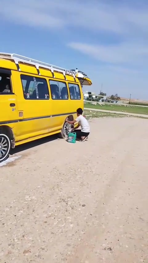 السلام عليكم كيا هونداي للبيع
رقم نينوى بسمي شرط التحويل 
سنويه 2027
موديل 1998
محرك 3000سوبر بي بخار بدون تنقيص 
داخل مدوشم جديد 
طخك تاير و باتري جدد 
وايرمنيه كلها شغاله 
للبيع او مراوس 
***********واتساب بي
