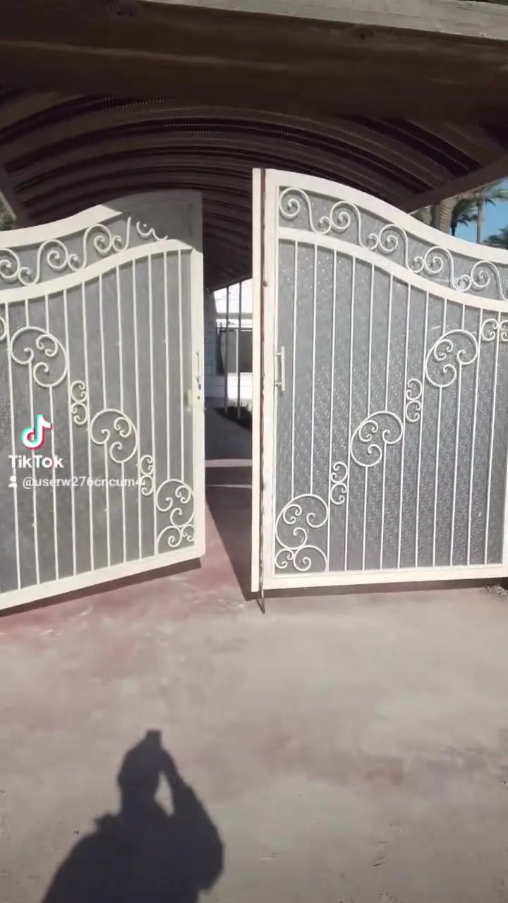 الصمدية • قرب الجامع الأبيض • للبيع