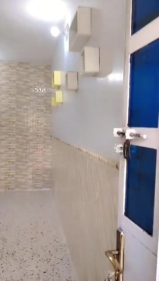 ياالله بيت للبيع مساحة ٧٥ طابق ونص كامل جاهز للسكن مع مراوح وماطور ماء سخان وتانكيات ومغاسل سعر ٨٥ بي مجال اي استفسار مع صاحب الدار ابو احمد***********
