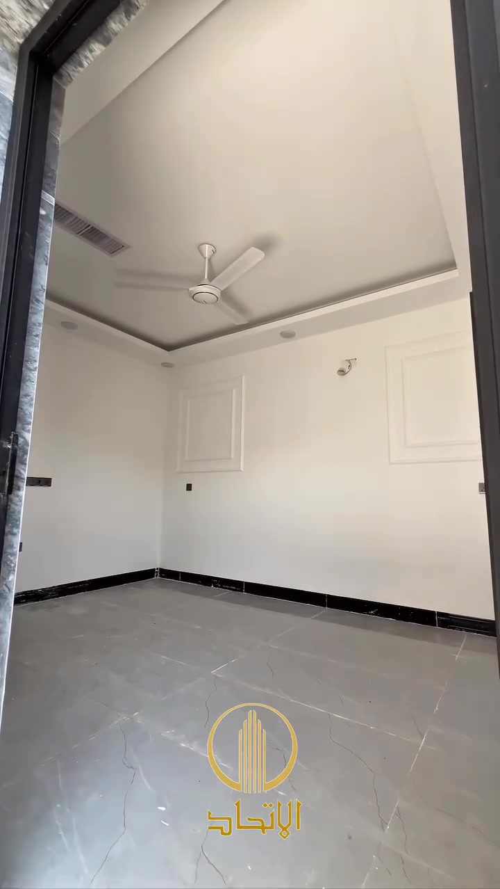 🏛⭐️دار للبيع او المعارضة⭐️حي الحدباء الاولى🏛
⬅️قرب اسواق الجزيرة
⬅️مقابل ثانوية فلسطين
⬅️موقع مميز
⬅️️ مساحـة   120 متر
⬅️واجهة 6 متر
⬅️أتجاه قبلة
⬅️طابقين 
⬅️الطابق الاول يحتوي على ، كراج ، مطبخ مع هول ،هول ثاني ، استقبال ،  ، صحيات ،١ غرف نوم ، 
⬅️الطابق الثاني  ، صحيات ، ٣ غرف نوم ،
⬅️الطابق الثالث غرفة
⬅️تحويل مباشر
⬅️شارع ١٢ تبليط
للاستفسار
***********
