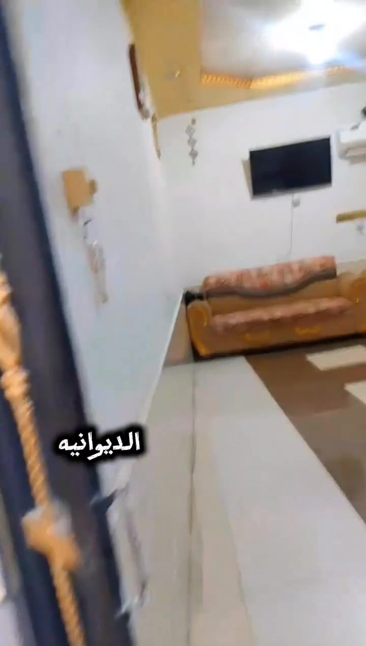 بيت للبيع مساحه200متر المكان الشطره حاوي العباس شارع الوارد قرب مدرست اسوان يتكون البيت من
طارمه وصحيات كامله ودوانيه ومطابخ ثنين وصالات ثنين وغرفه وحده اي ستفسار الانتصال على الرقم ***********
