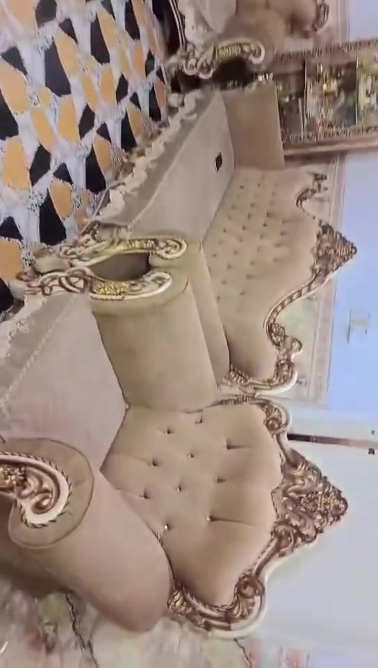 تخم للبيع ب٣٨٠كلش كلش جديد وبي مجال بسيط ***********
