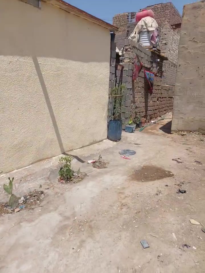 السلام عليكم
بيت ١٠٠ متر
بحي طارق ١١٠ شارع السدة 
للبيع 
السعر ١٥ مليون
***********
