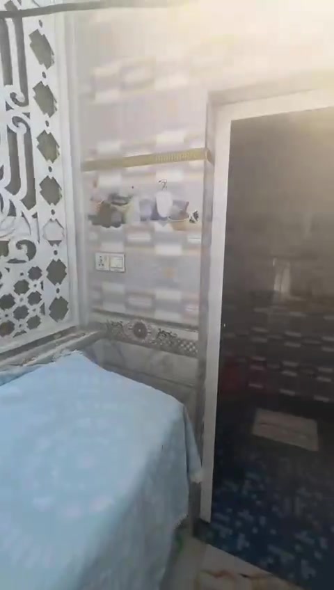 سلام عليكم
بيت ١٠٠ امامي طابقين بناء صابوك صب الإسكان الصناعي 
قرب مدرسه الحمزه قريب على السايدين مال المدرسه 
السعر ١٢٥ النزله ٣ 
تفاصيل ***********
