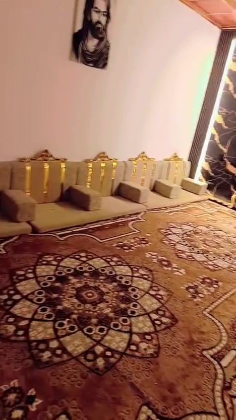 كعده للبيع 14متر350كلش جديده ستمال قليل عنوني ابي الخصيب سعر350وتساب ***********
