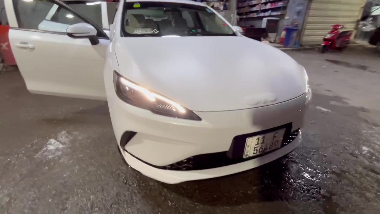 سيل فايف موديل ٢٥ رقم بغداد باسمي
ماشيه ٧ ع مكينه

لون ابيض داخل ابيض مدومشمه عام صندوك وكاعيه ودشبول خلفي ولد ميحيطي كامله من كلشي لايت مغلف 

السعر ٢١ بيها مجال بسيط كفاله عامة فقط هاي رصعه
ملاحظه بس دوشمه ولد محيطي 500 الف  بيع فقط بغداد الشعب ***********
