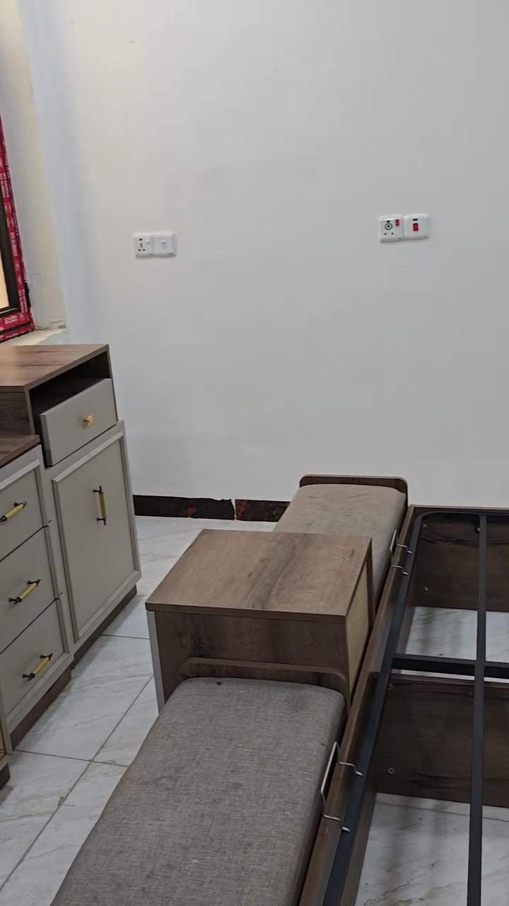 غرفه نوم البيع مستخدمه 9 أشهر كلشي موضح بل فديو
غرفت نوم البيع تركي من اثقل النوع الخشب 
تجي ملاحق + كنتور  + جزام + ميز تواليت +مرايه طويله+ شازولي ام التخزين الغرفه شيل هواي غراض تخزين كلشي واضح بل فديو أو بيها ضرر خفيف موضح بل صوره 

السعر  مليون    بيها مجال امانت الله غراض بيت مال نقله مستعجل على البيع تصفيه 
او نضيفه أو جبيره أو مرتبه 

لاستفسار خاص .*********** بغداد الكاظمية
