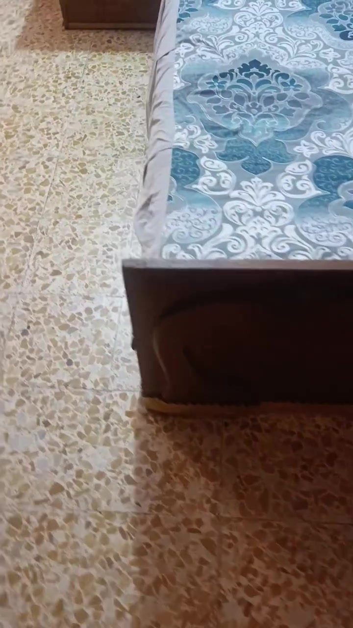 غرفه نوم للبيع بدون قنصور للبيع 150 وبيها مجال للتواصل ***********
