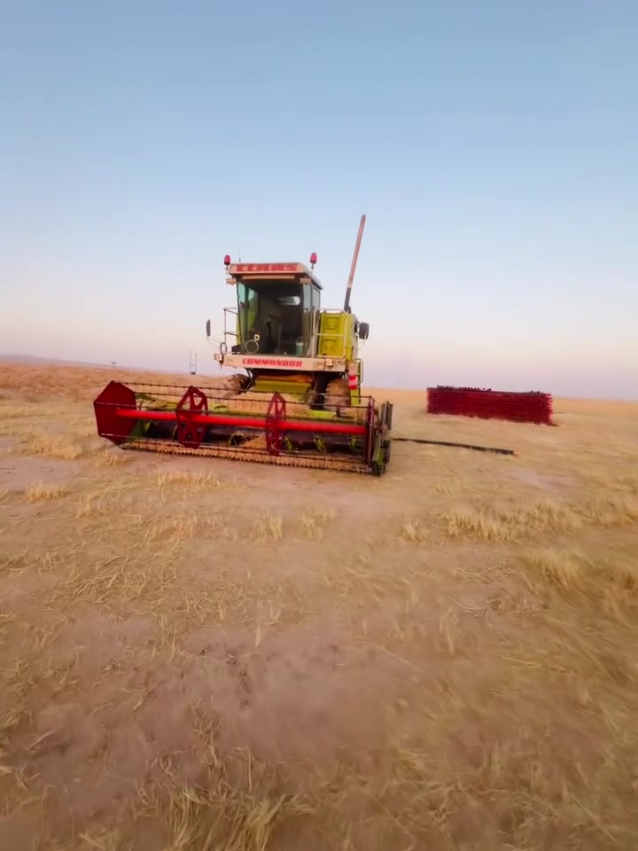 السلام عليكم مكينه محوره تبانه للبيع للاستفسار 

***********
