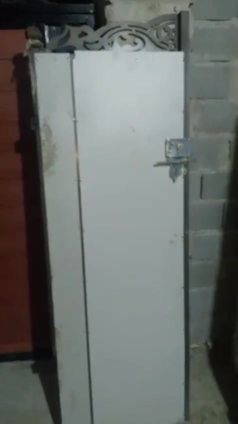 باب • للبيع