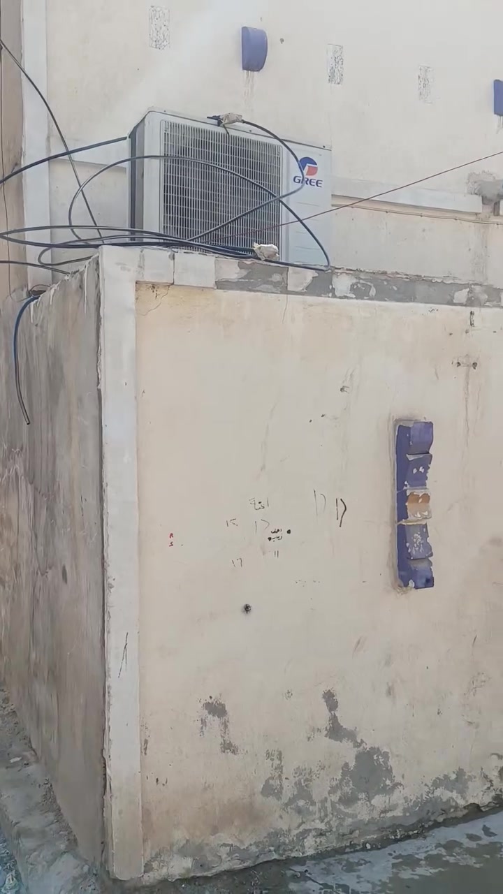 سلام عليكم بيت الحميديه قريب عل مستوصف والمدرسه مال مختار بل نص كلشي موضح بل فيديو تخابرني وبيك خير دلل ***********

