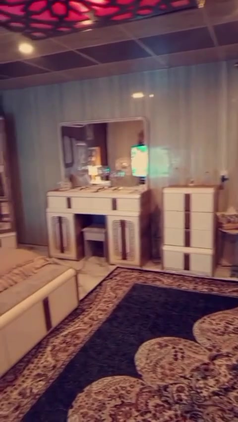 مكلف غرفه تركيه للبيع ١١ قطعه جديدة مستخدمه شي قليل مكفولة من الكسر ومن كلشي سعرهة مليون ونص وبيهة مجال الهاتف ***********
