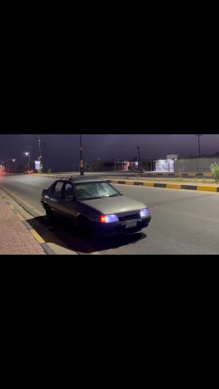 أوبل كاديت
موديل 1991
حجم 16
ستيرن بور
فتحة صقف
داخل اسود 
قفل مركزي حتى الصندوك 
تواير جدد
طخم جديد 
كهربايات كلها شغالية
مكينة وكير شرط 
لايت بومات 
رقم ألماني مشروع وطني 
بدون ضرر على وضع البلاد 
شرط التحويل
السعر 25
الرقم ***********وبي واتساب

