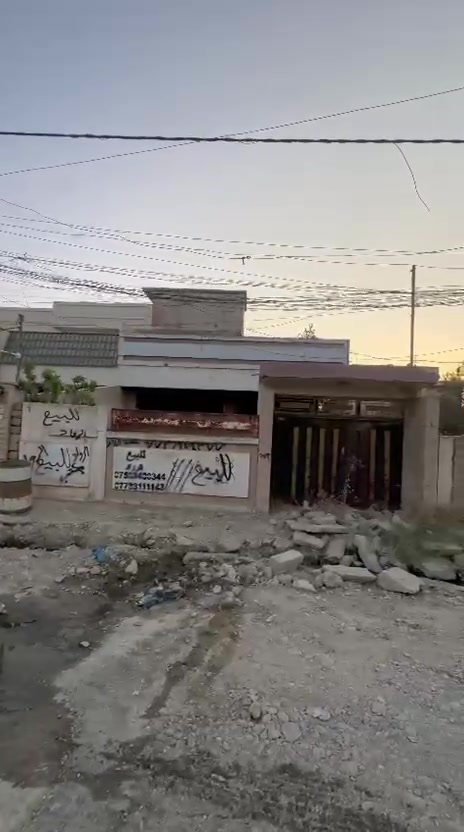 دار ( ٢٠٦ متر واجهه ٩) للبيع في الطيران في دورة المطار يعني اقرب نقطعة  عن بوابة المطار الرئيسي  وسعر مناسب حسب السوق وتقيم المكاتب في تلك المنطقة 
***********
***********
***********
***********
