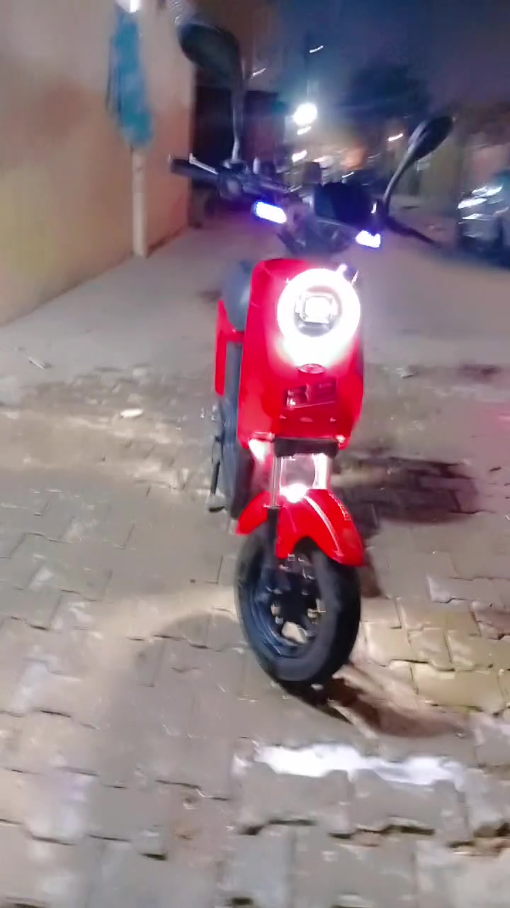 شباب السلام عليكم دراجه مقفوله اي عطل ما بيها السعر 525 العنوان الشماعيه مدينه الصدر واللي يحب يتواصل وياي واتساب على هذا الرقم***********
