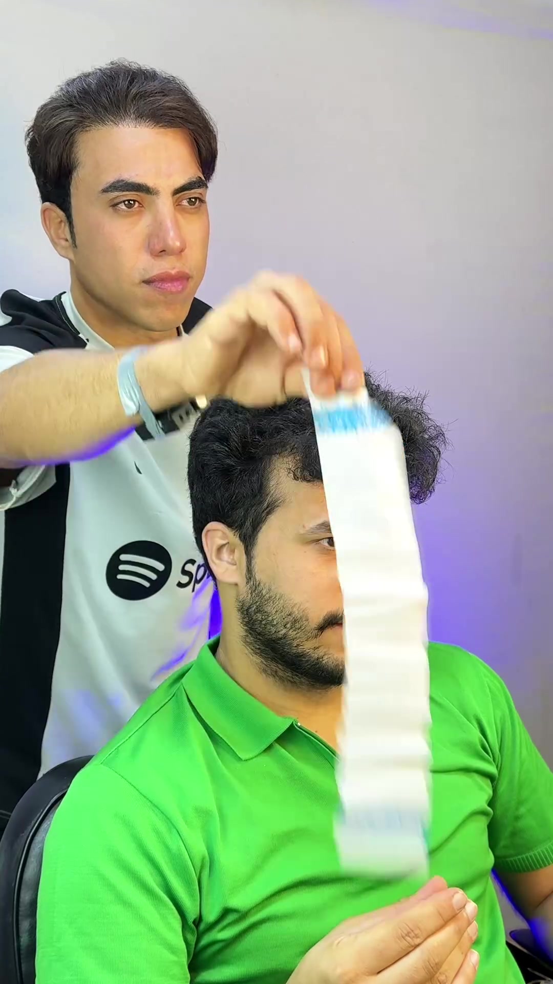 الكوافير منتظر خضير العنوان الناصرية مدينة الاصلاح قرب الجسر الرئيسي ***********
