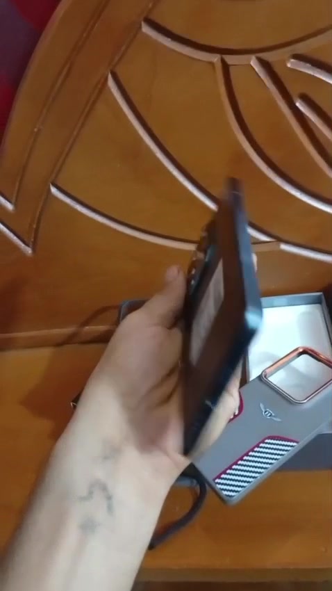 سلام عليكم شوف الصور وقتنع وعلق تحياتي 
موبايل انفكس نوت 50 برو  
موبايل نظيف كلش 
يدعم شحن سريع 90 واط
ذاكره 256 12+12
يدعم ببجي 90 فريم سلاسه فول 
موبايل كامل غراضه مابي اي كسر  فقط شخوط مال كفر
مكاني النجف الاشرف  #الجميع #شرايه