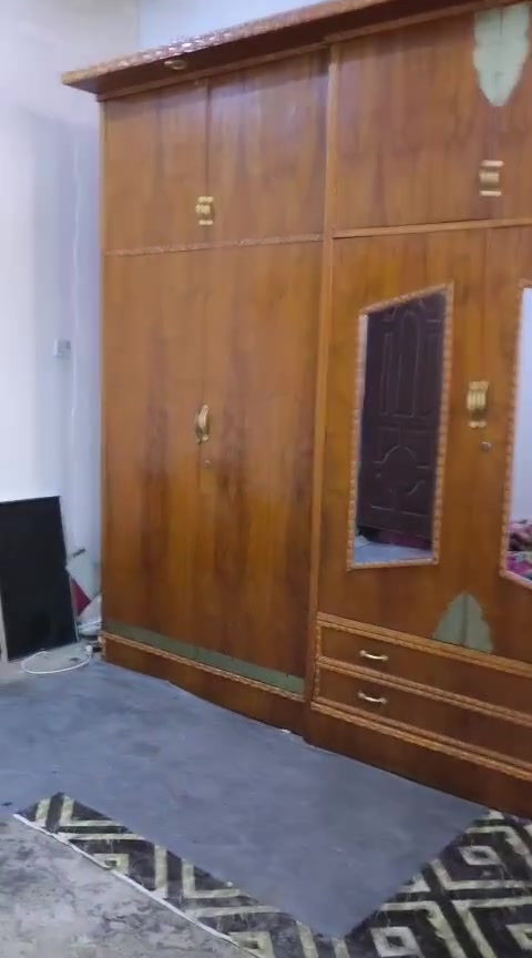 اللبيع غرفه صاج تكمه  ما بيهه شخط و دوشكهه منها وبيها والسعر ٩٠٠ وبيهااا مجال الشراي بيع مستعجل 
***********
