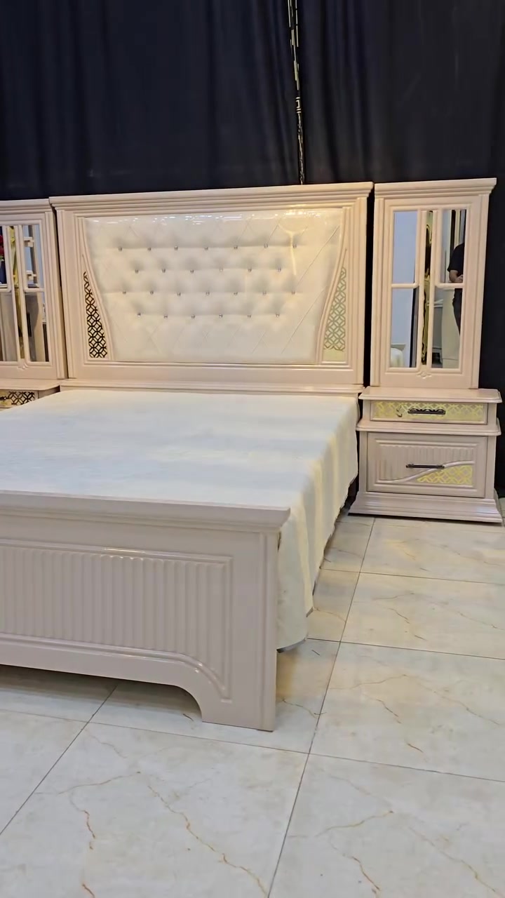 فخر الصناعة العراقية موديل رقم 102 باللون البصلي الفاتح صار جاهز للحجز التفاصيل والسعر داخل الفيديو 📹 📹 📹 📹 📹 📹 📹 📹 
***********
***********
 #غرف_نوم_موديل_حديثة #غرف_نوم_مودرن_عراقي #أثاث_منزلي_حديث_بغداد_بصرة_الموصل #كل_المحافظات_العراقية_ع_راسي #اثاث_منزلي_حديث
