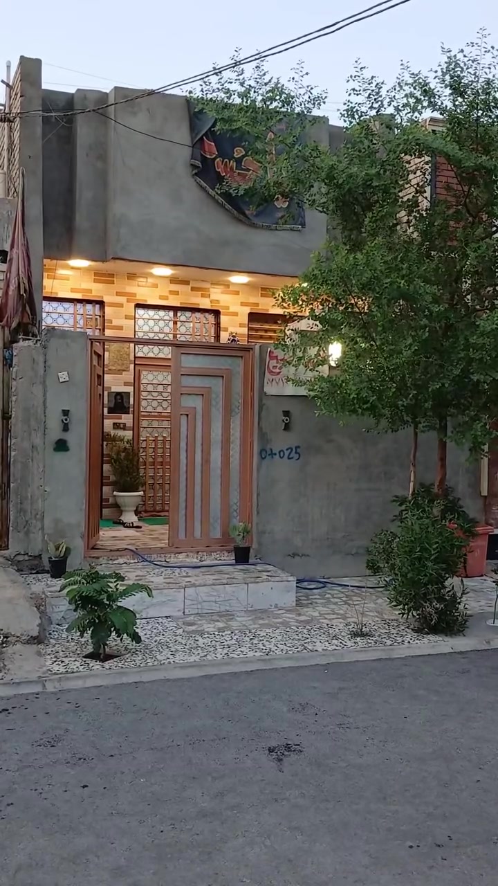منطقة خضراء • ١٠٠م • طابق ونص