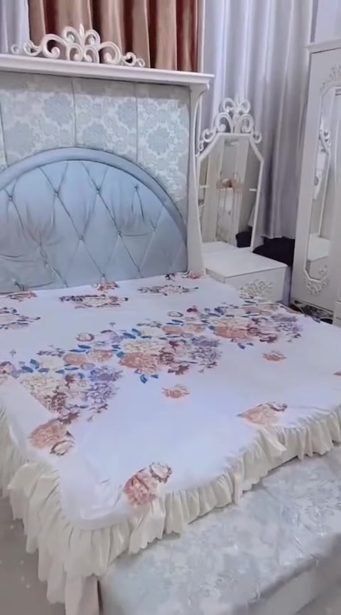 سلام عليكم غرفه نوم كامله نضافة 99‎%‎ استعمال شهر واحد كلش نضيفه مكاني بغداد مدينه صدر السعر 550الف موبايل ***********
