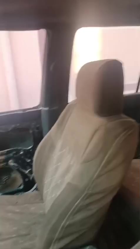 سلام عليكم. تيوتا هايلوكس ستيشن موديل 1992 السياره حلوه مكينه ثري واي  كير اوتوماتيك راعيه ما اندله اتكفل سرقه وعشائر مكاني نجف سعر 16 ورقه  وهذا رقمي ***********

