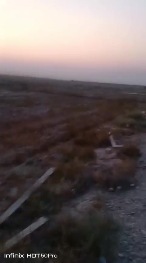 السلام عليكم  يوجد ارض زراعيه ١٥دونم عقد ٣٥٠ متفرغ زراعي قرب جسر الفرنسي اقرب نقطه داله المجزره يوجد ماء كهرباء تبليط واجهت الارظ تبليط الاتصال على الرقم ***********
