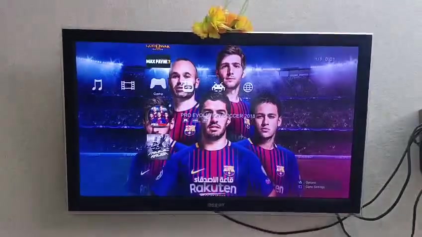 سلام عليكم سوني3 للبيع سوني جديد صارلي شهر من اشتريتو يدات اصليت ثنين جداد معه ويرات مال شحن كامل ملحقات من عده واير ايجدي رقم الهاتف*********** سعر 130مكان بل ايمن بي 11 لعبه مشاكس مهكر
